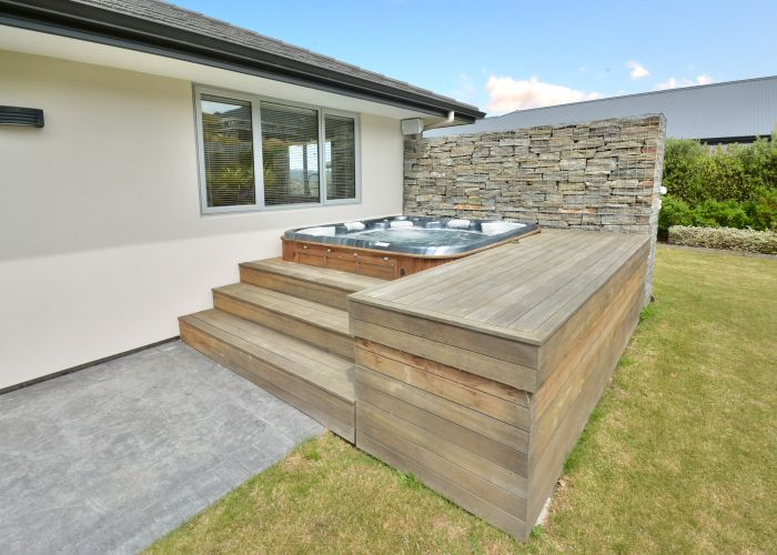  at 24 Glendermid Close, Sawyers Bay, Dunedin