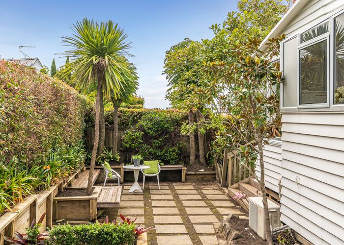  at 8 Bell Road, Remuera, Auckland