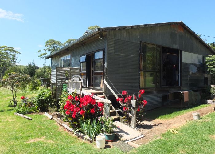  at 704A Karaka Road, Tangowahine