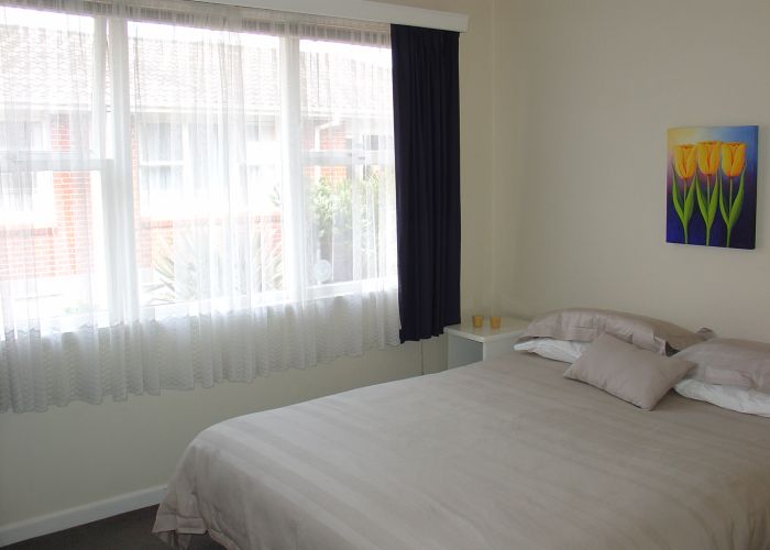  at 2/27 Cardwell Street, Onehunga, Auckland