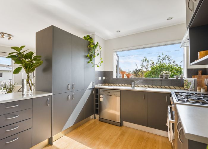  at 1/9 Applewood Drive, Henderson, Auckland