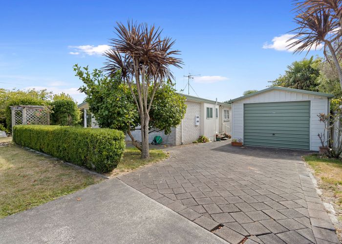  at 1 Mews Place, Forest Lake, Hamilton