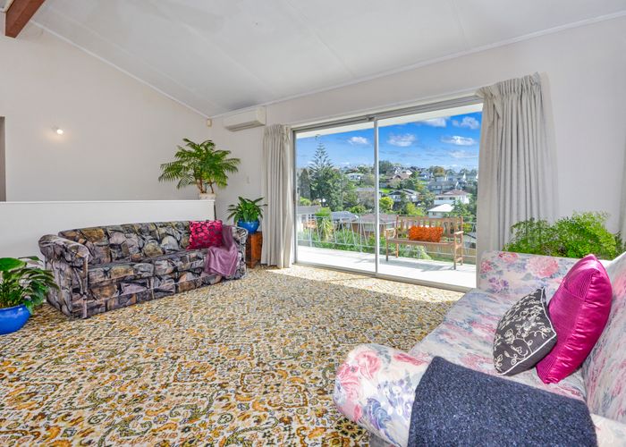  at 25 Acacia Road, Torbay, Auckland