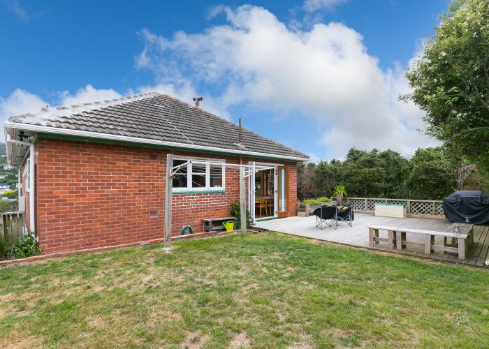  at 6 Sunshine Avenue, Karori, Wellington
