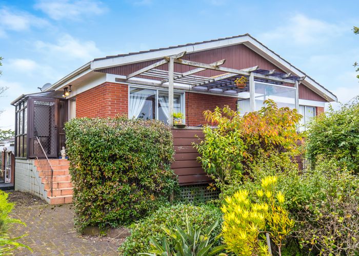  at 18 Kempthorne Crescent, Mission Bay, Auckland