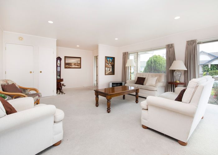  at 1/16 Keswick Close, Northpark, Auckland