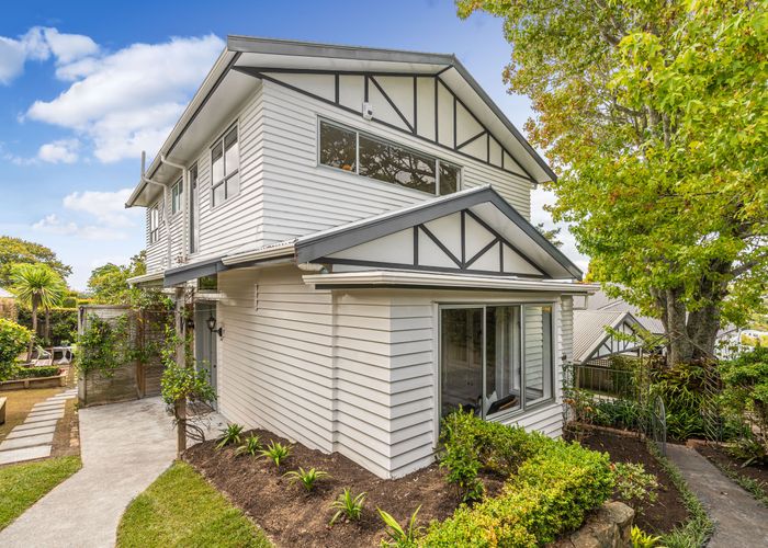  at 8 Bell Road, Remuera, Auckland