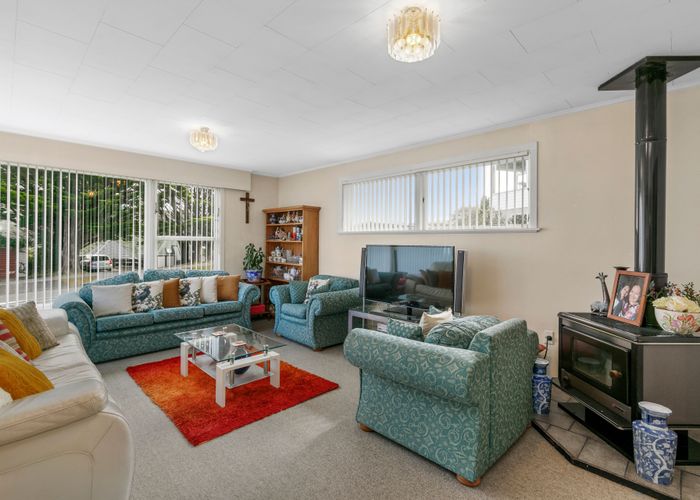  at 94 Major Drive, Kelson, Lower Hutt