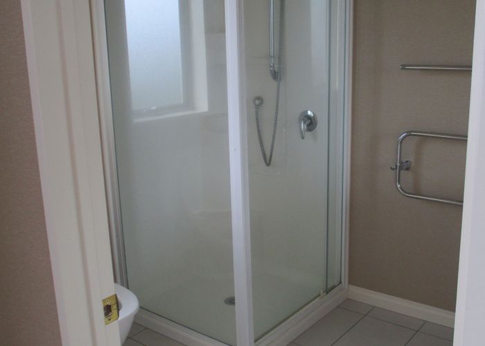  at 8 Reinheimer Place, Flat Bush, Auckland