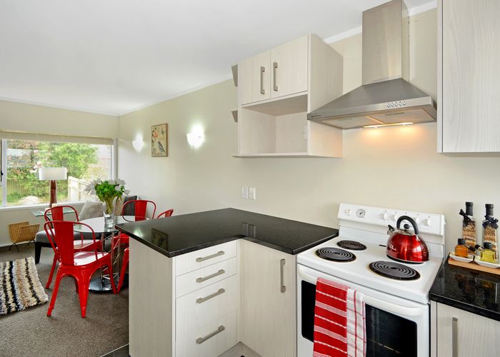  at 2/123 Birkdale Road, Birkdale, Auckland