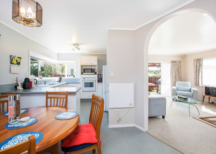  at 3 Sorbonne Close, Albany, Auckland