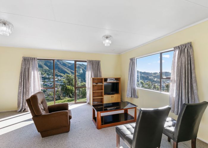  at 38 Parklands Drive, Karori, Wellington