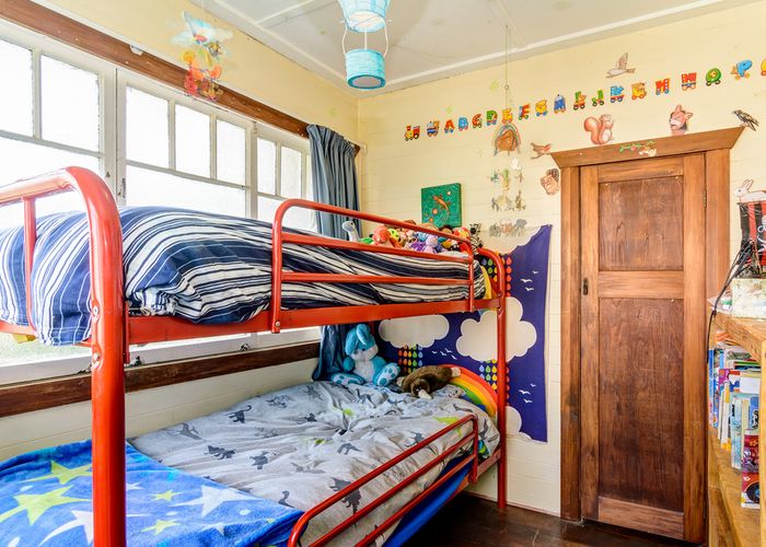  at 72 Old Mill Road, Brooklyn