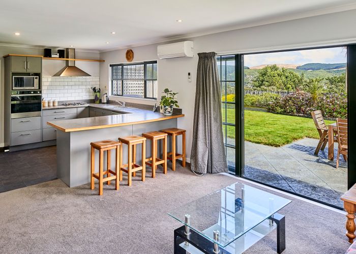  at 148 Woodman Drive, Tawa, Wellington