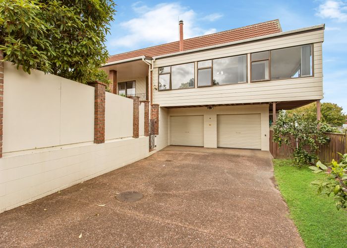  at 2 Spruce Place, Totara Heights, Auckland