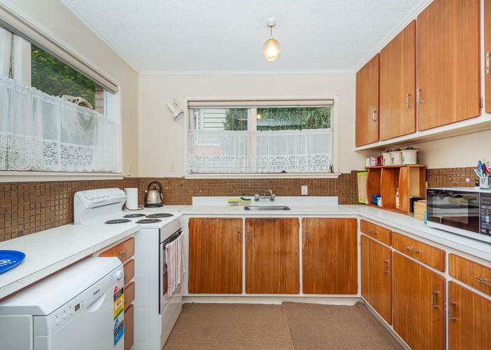  at 1/12 Wairakei Street, Greenlane, Auckland