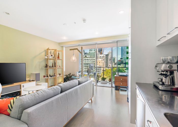  at 914/30 Beach Road, Auckland Central, Auckland