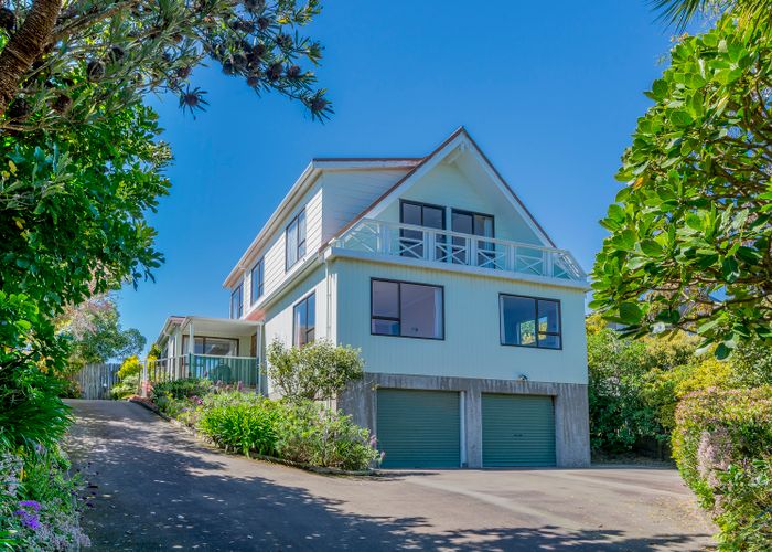  at 33 Eruini Street, Waikanae Beach, Waikanae