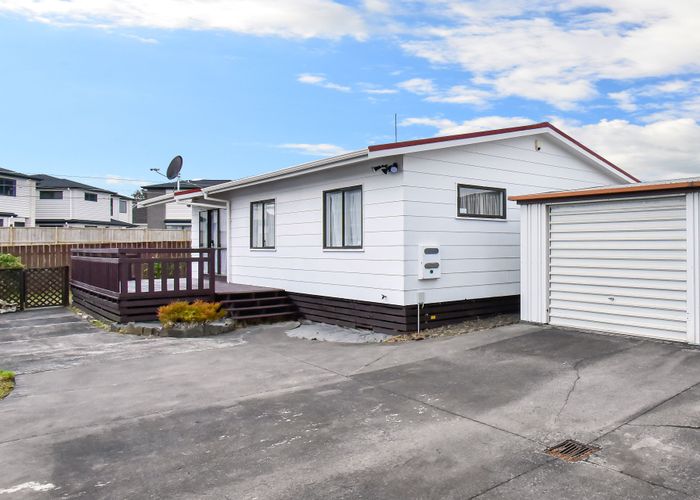  at 2/28 Gloucester Road, Manurewa, Auckland