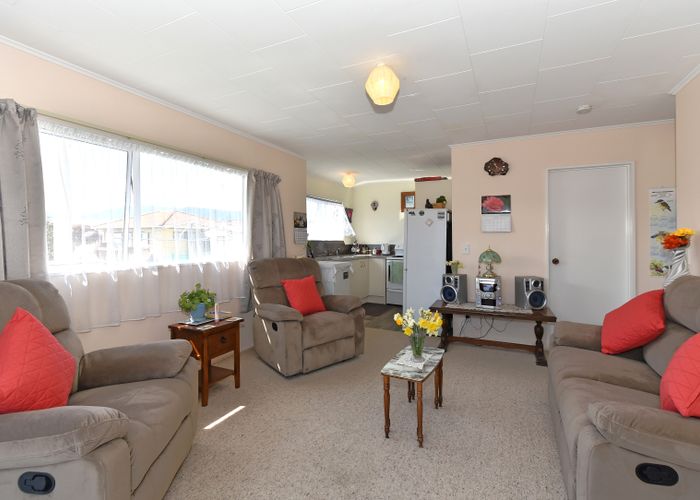  at 6 Conifer Court, Richmond, Richmond