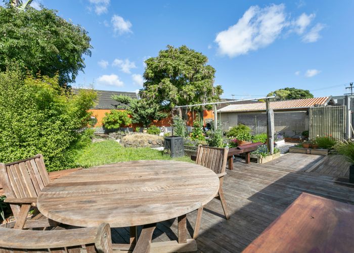  at 3 Deas Place, Otahuhu, Auckland