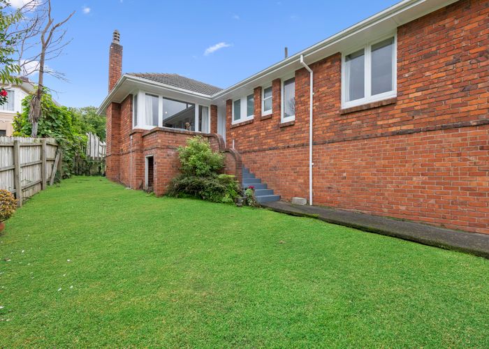  at 103 White Swan Road, Mount Roskill, Auckland