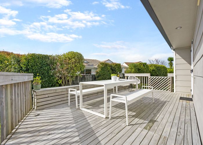 at 1/9 Applewood Drive, Henderson, Auckland
