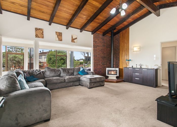  at 2 Spruce Place, Totara Heights, Auckland