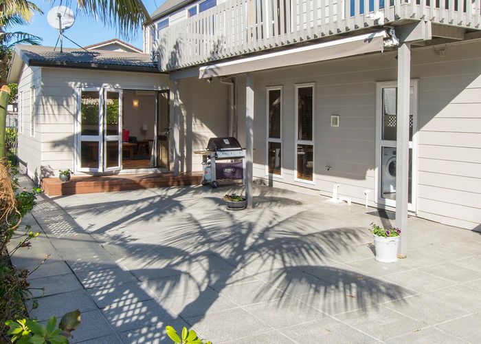  at 16 Rogers Avenue, Eastern Beach, Auckland