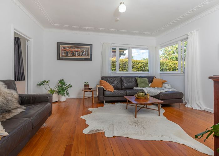  at 34 Parrish Road, Sandringham, Auckland