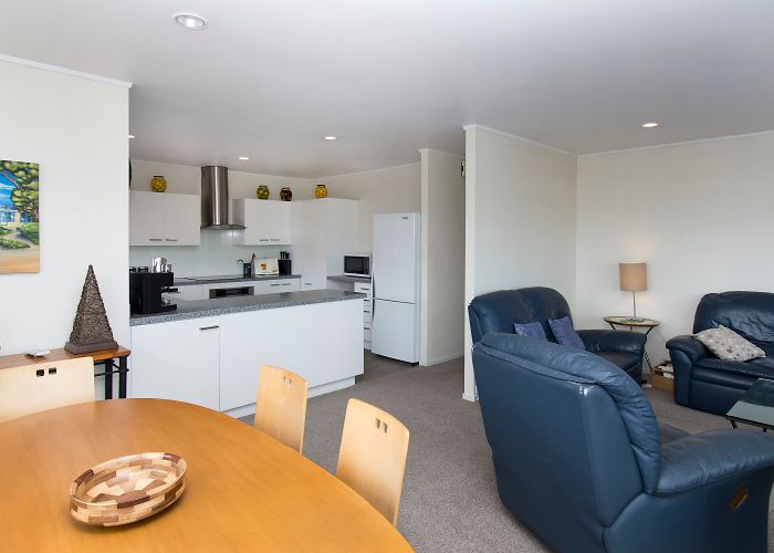  at 1/21 Venus Place, Half Moon Bay, Manukau
