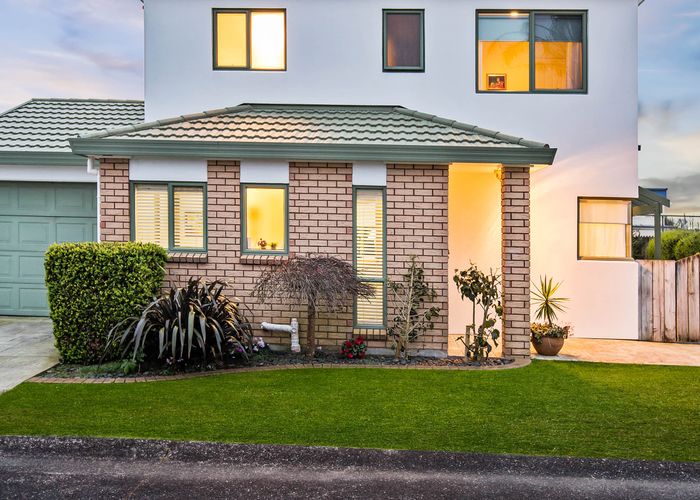  at 10M Rathgar Road, Henderson, Auckland