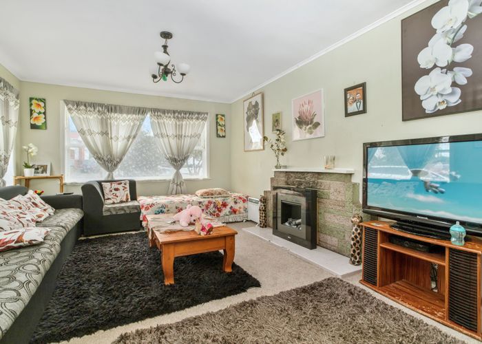  at 6 Tindall Crescent, Otara, Auckland