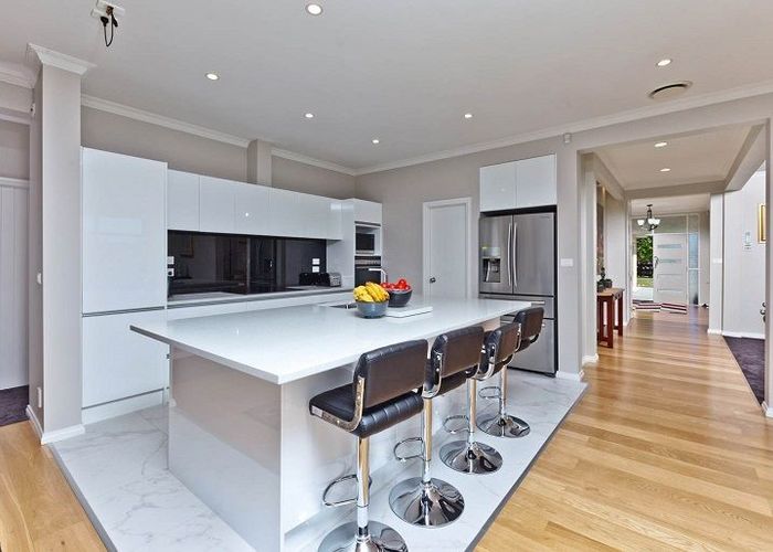  at 22 Lynwood Grove, Albany