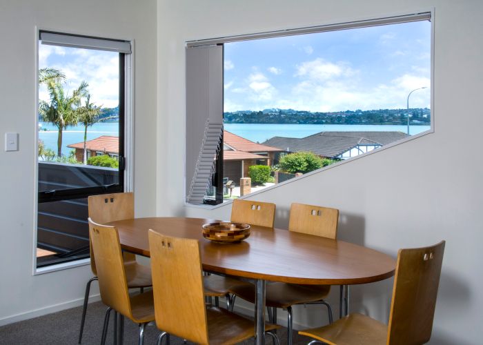  at 1/21 Venus Place, Half Moon Bay, Manukau