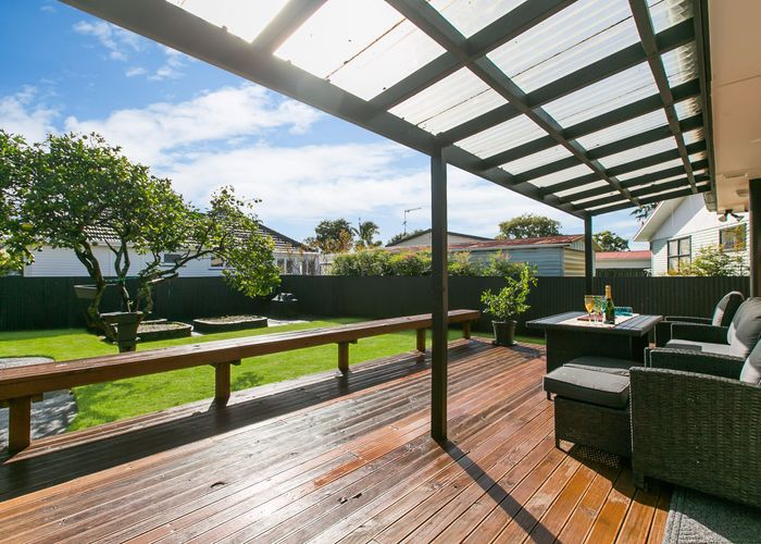  at 11 Hereford Street, Te Atatu Peninsula, Auckland
