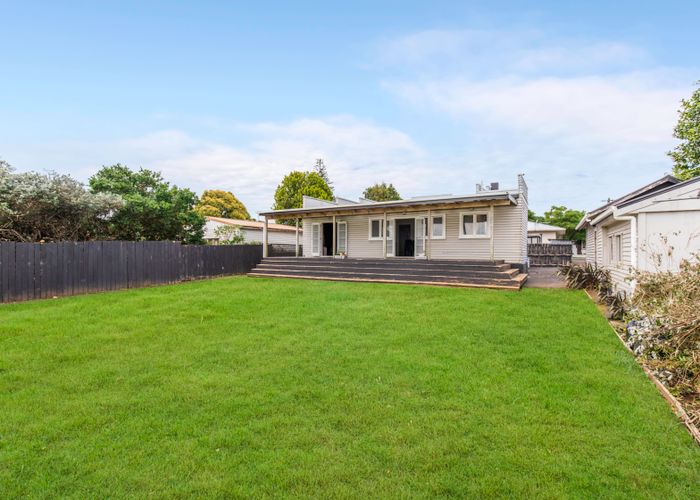  at 1/39 Vine Street, Mangere East, Auckland