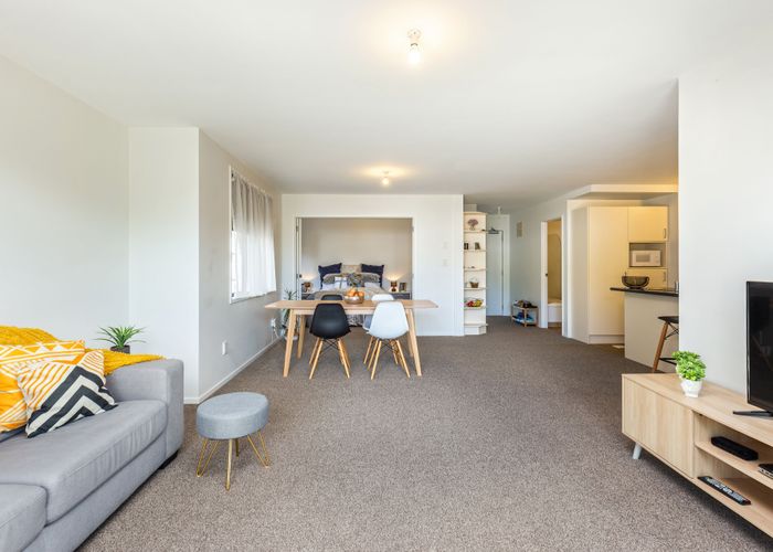  at 25/68 Mountain Road, Mount Wellington, Auckland