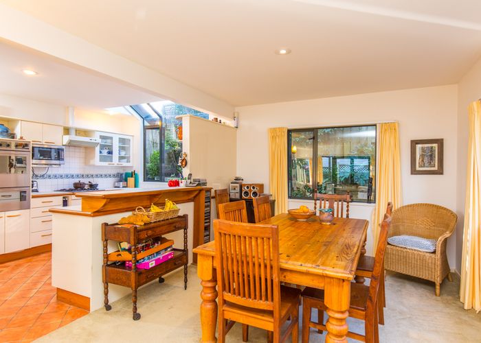  at 2/44 Fancourt Street, Meadowbank, Auckland