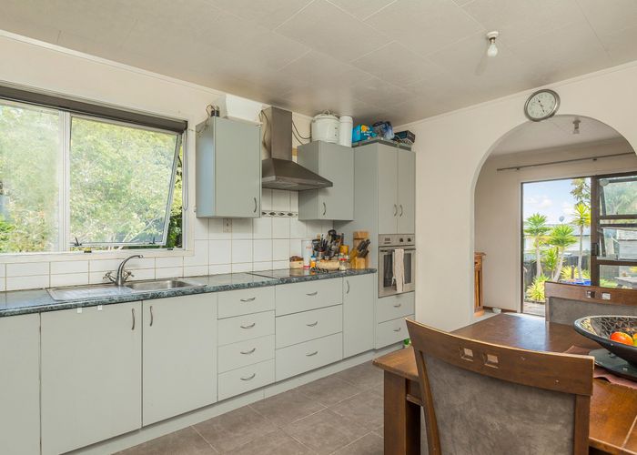  at 69 Hindmarsh Street, Henderson, Auckland