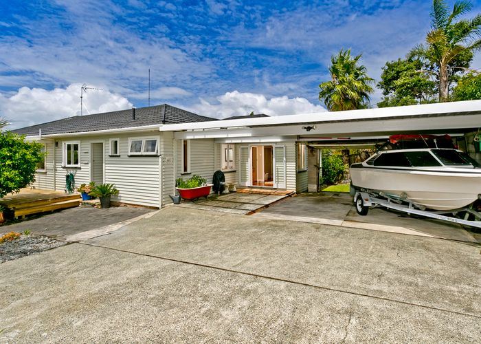  at 255 Glenfield Road, Hillcrest, Auckland