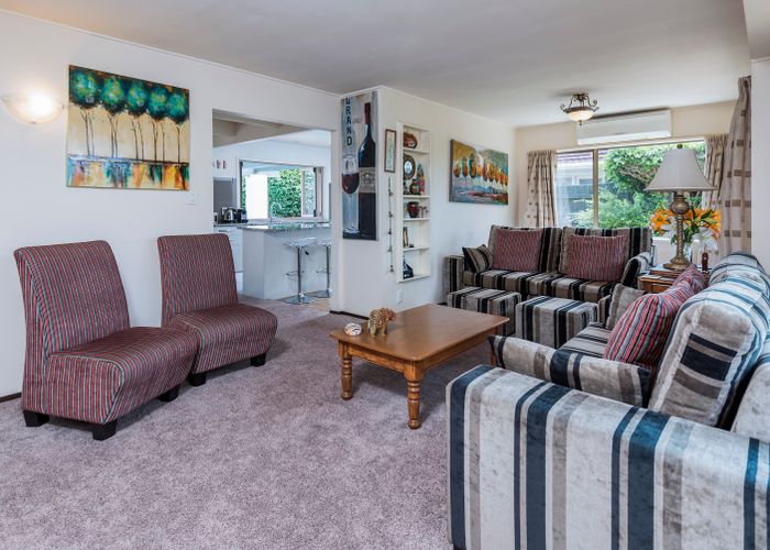  at 4 Estelle Place, Farm Cove, Auckland