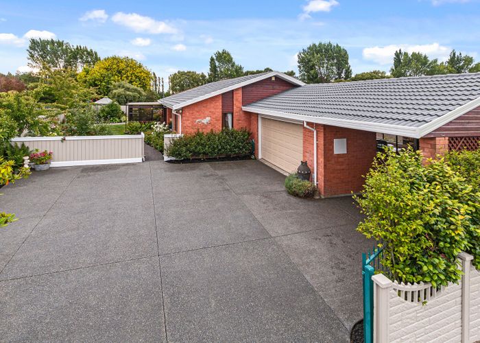  at 25 Lakewood Drive, Burwood, Christchurch