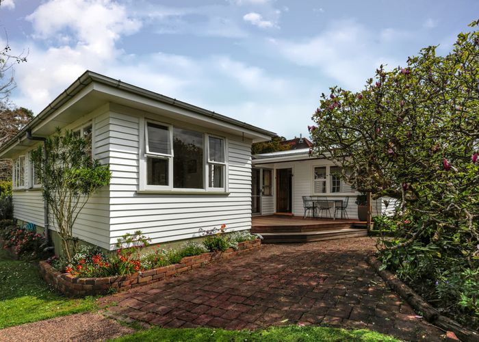  at 17 Landing Road, Titirangi, Auckland