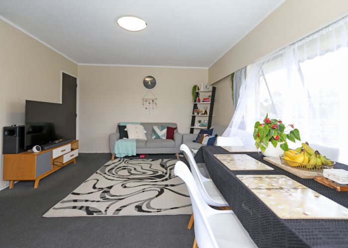  at 2/126 Lynwood Road, New Lynn, Auckland