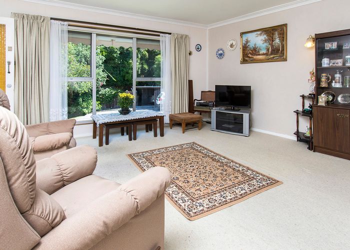  at 2/44 Howe Street, Howick, Auckland