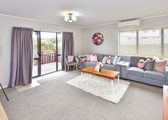  at 2/28 Gloucester Road, Manurewa, Auckland
