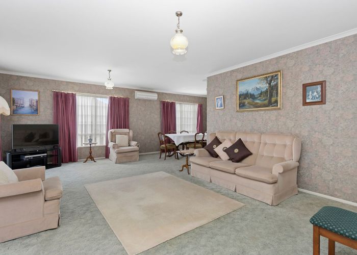  at 1 Mews Place, Forest Lake, Hamilton