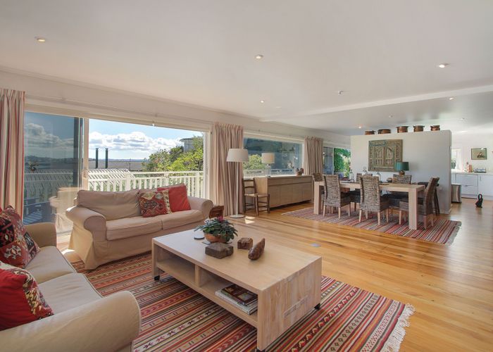  at 6 Tindalls Bay Road, Tindalls Beach, Whangaparaoa