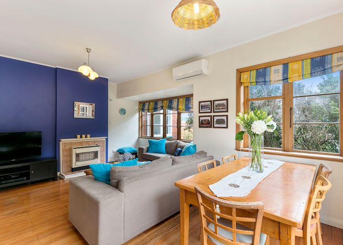  at 6 Sunshine Avenue, Karori, Wellington